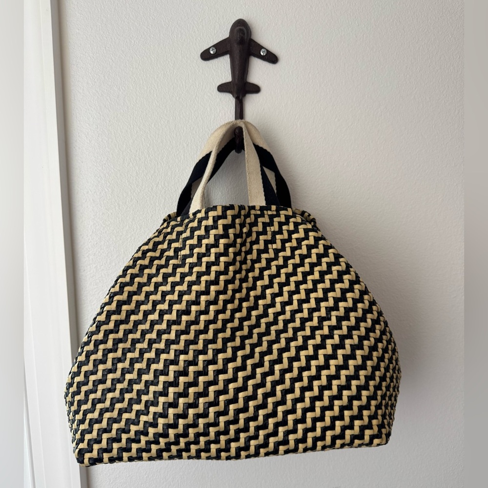 • Clare V • Bateau Woven Leather Tote Black and Cream Zig Zag - Picture 4 of 12